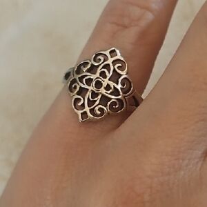 Elegant 925 Sterling Silver Filigree Ring